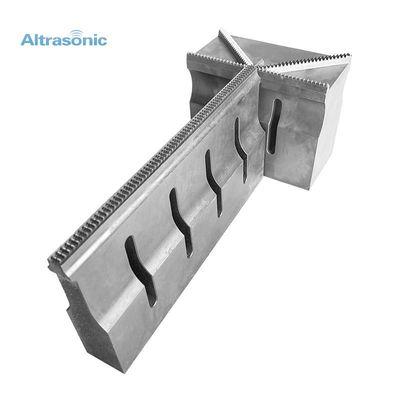 15 kHz 20 kHz Corne de soudage par ultrasons sur mesure avec différents types